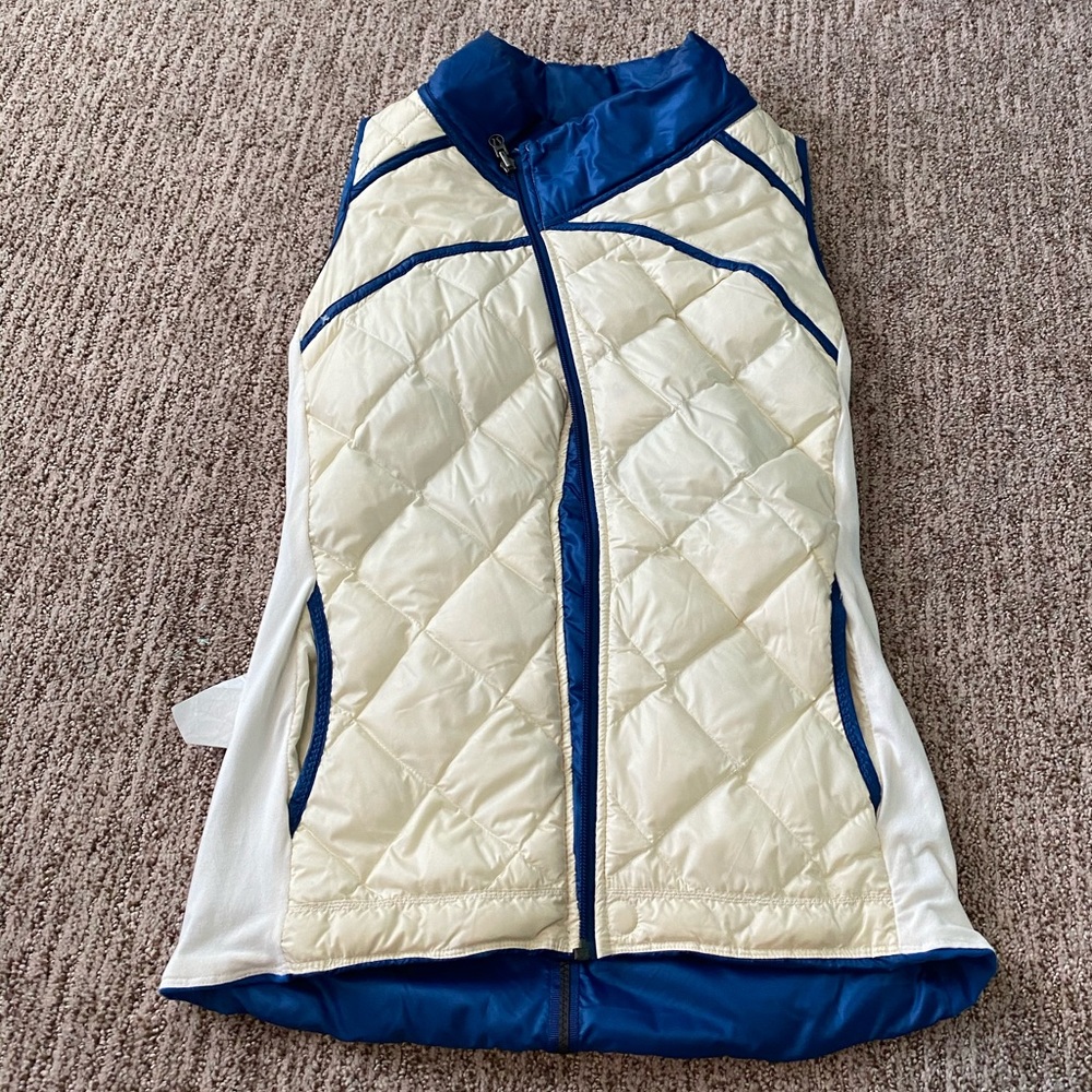 Lulu Lemon Reversible Vest - Picture 6 of 7